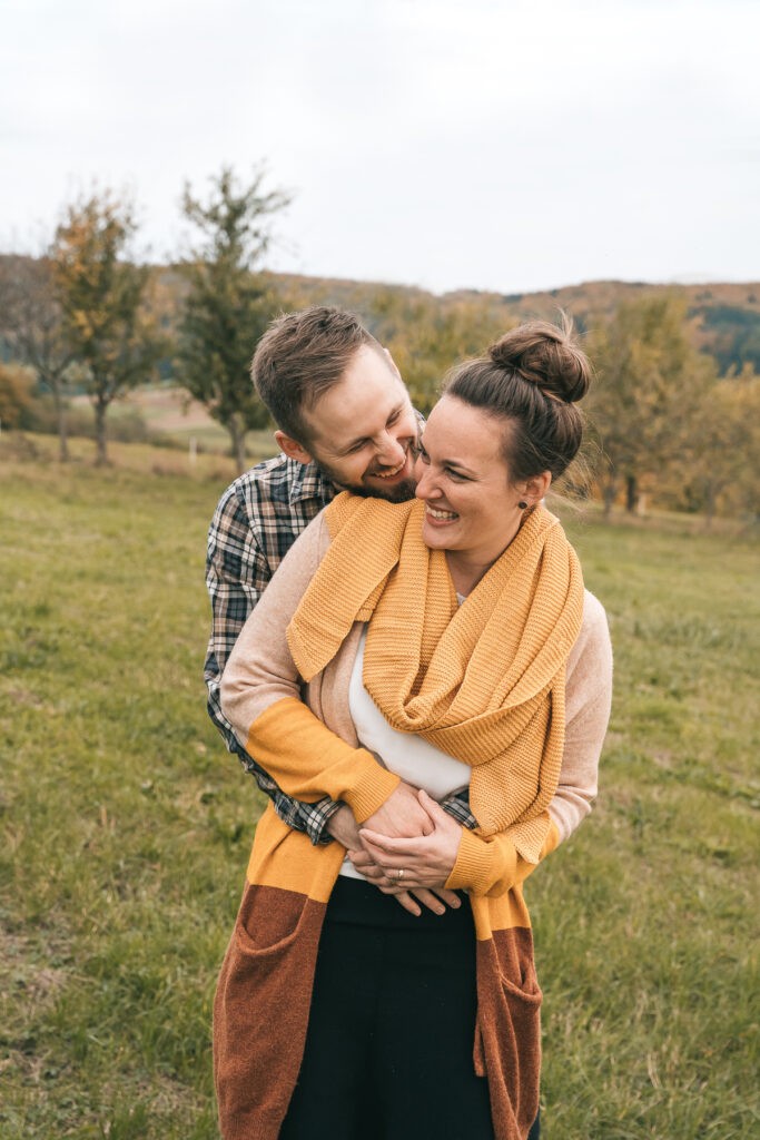 Einen Moment nur für Mama und Papa beim Fotoshooting durch eine Familienfotografin in Lörrach