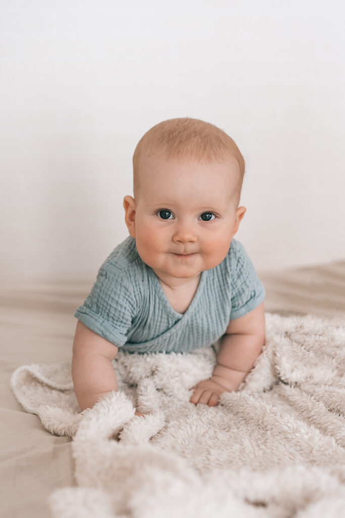 Kinderfotos als Erinnerungen an die Zeit als die Kinder noch klein waren sind unvergessliche Erinnerungen