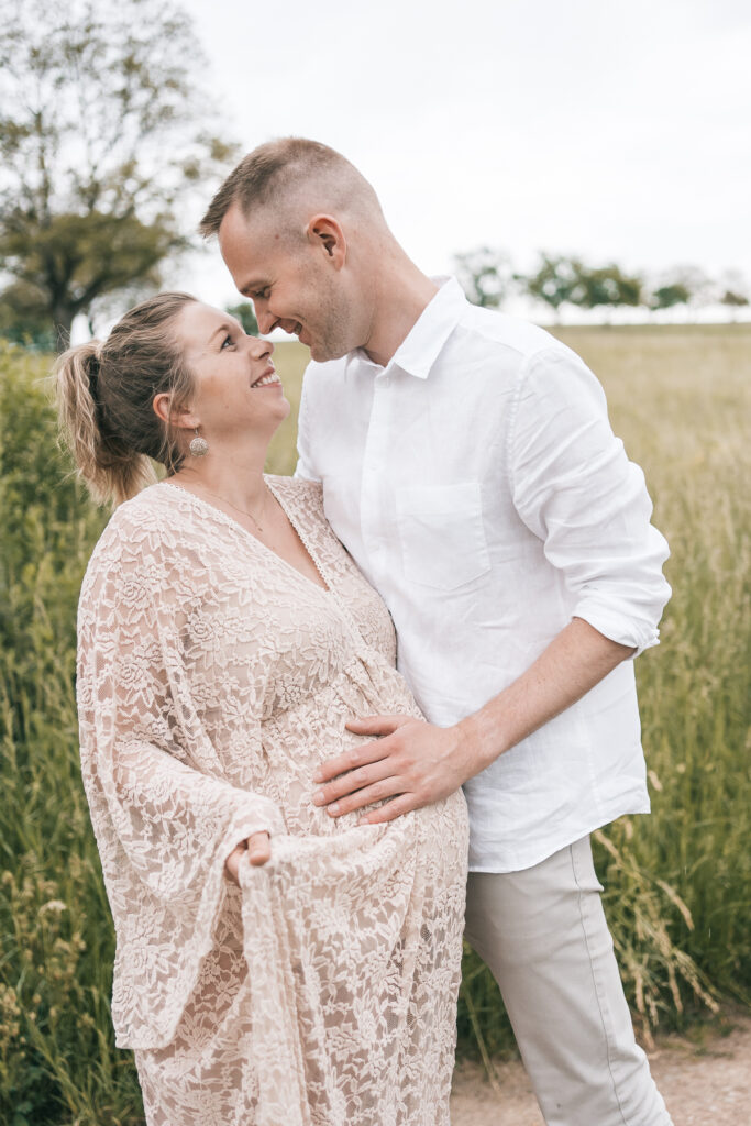 Bilder der Schwangerschaft in der Nähe von Basel